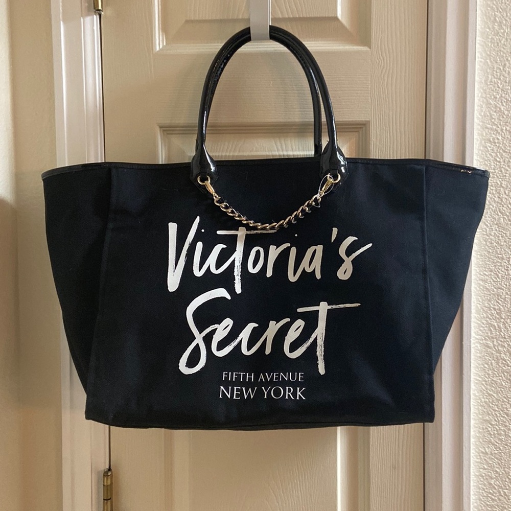 NWOT VICTORIA’S SECRET TOTE BAG